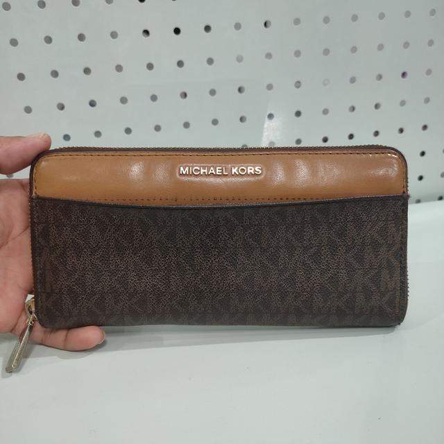 🔥 กระเป๋าสตางค์ Michael Kors Monogram Print Wallet รูปที่ 3