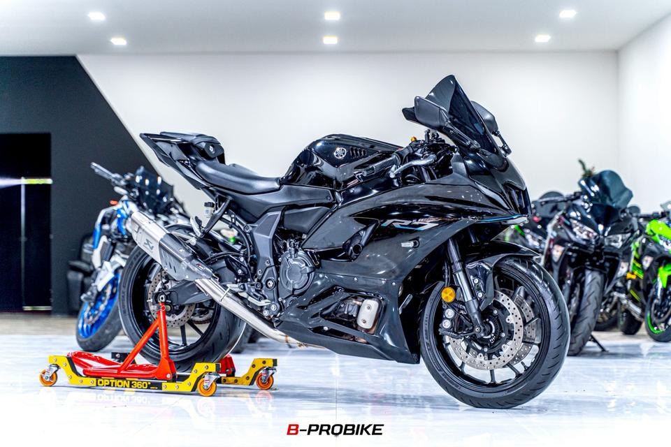 YAMAHA R7