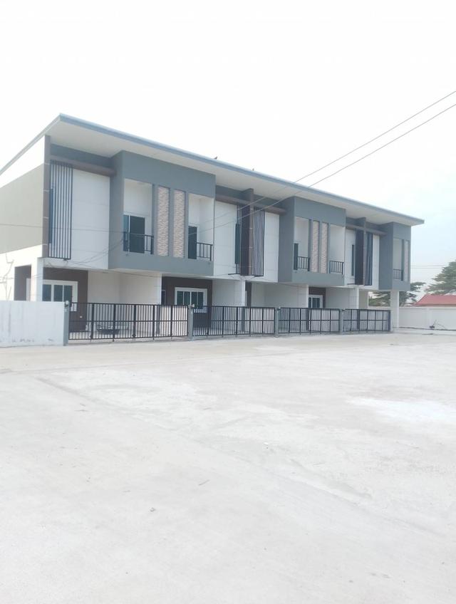 ทาวน์โฮม 2 ชั้นหน้ากว้าง 6 ม. 1