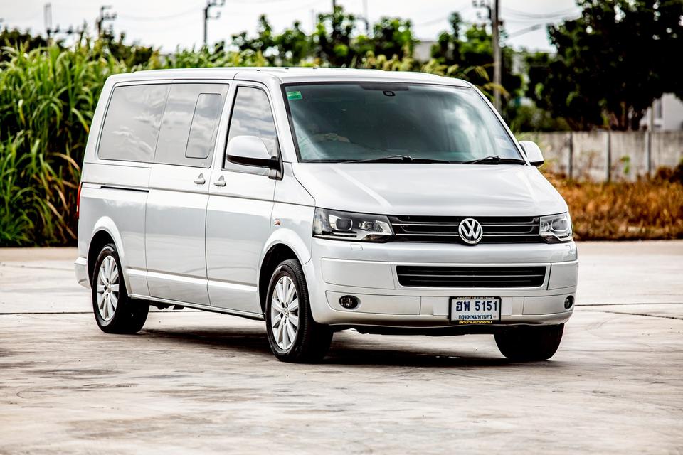 VOLKSWAGEN CARAVELLE 2.0 TDI ดีเซล ปี 2012 สีเทา มือเดียวป้ายแดง