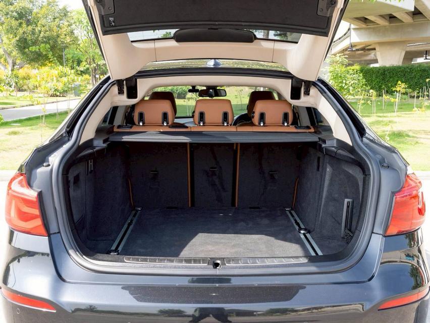 ขาย BMW 320d GT ปี18 16