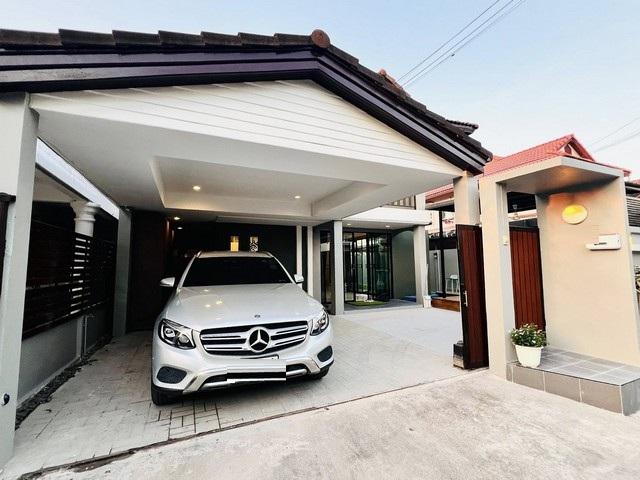 ขาย ให้เช่า บ้านเดี่ยว 2 ชั้น หมู่บ้านมณียา สไตล์รีสอร์ท อยู่เลียบทางด่วนรามอินทรา อยู่บนถนนประดิษฐ์มนูธรรม ฝั่งตรงข้ามเยอรมันตะวันแดง 8