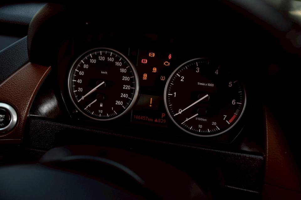 Bmw X1 Sdrive18i XLine ปี 2014 สีดำ  16