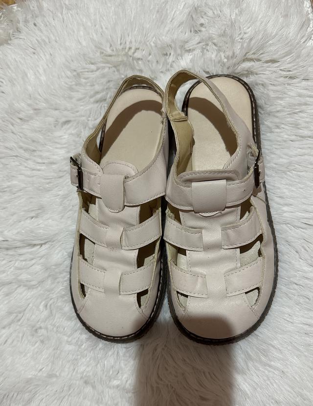 รองเท้าใส่เที่ยวคาเฟ่ รูปที่ 2