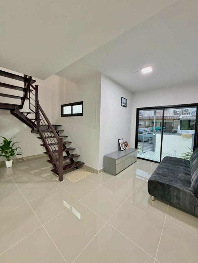 พฤกษา45 ถนนวัดลาดปลาดุกทาวน์เฮ้าส์ 2 ชั้น  หลังมุม ตกแต่งใหม่พร้อมอยู่  มีพื้นที่ข้างบ้าน พร้อมระเบียงด้านหน้า 6