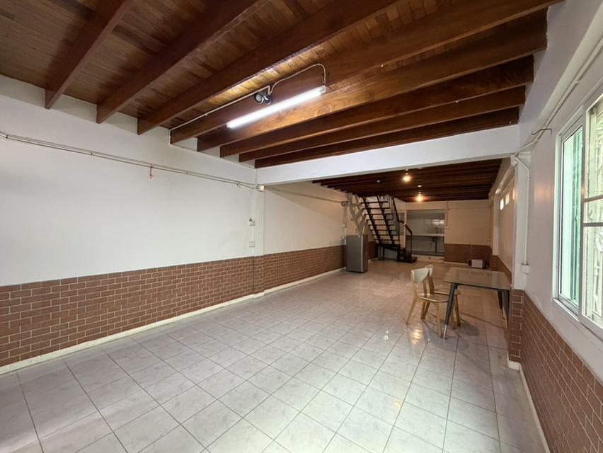 [For Sale] 2-Storey Townhouse, Suthisan, Near MRT Suthisan