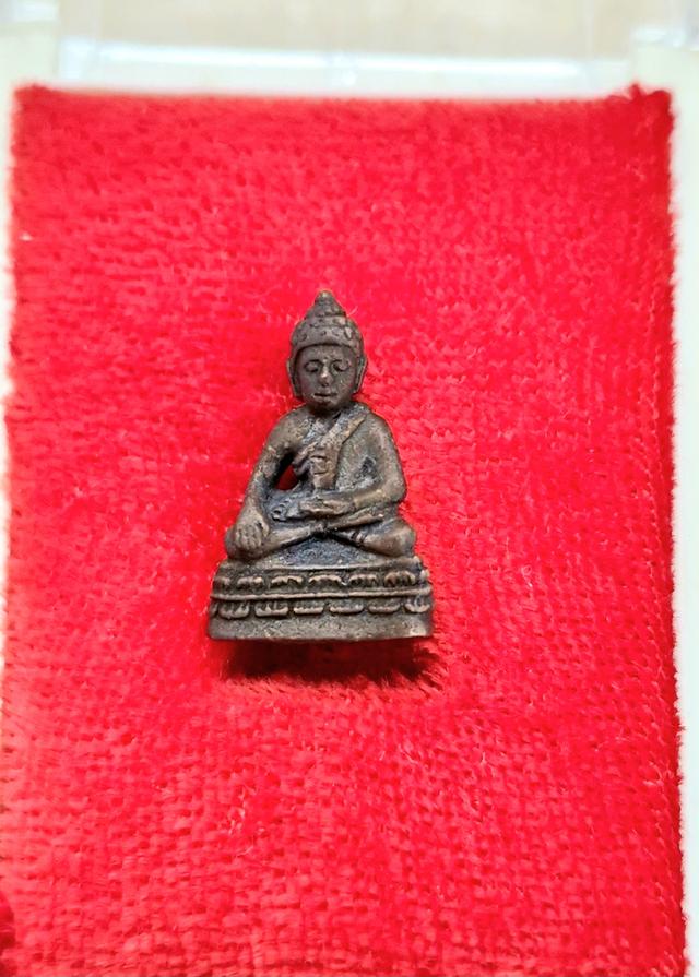 หลวงปู่ทิมรุ่นมงคลศิลาฤกษ์ รูปย่อยที่ 2