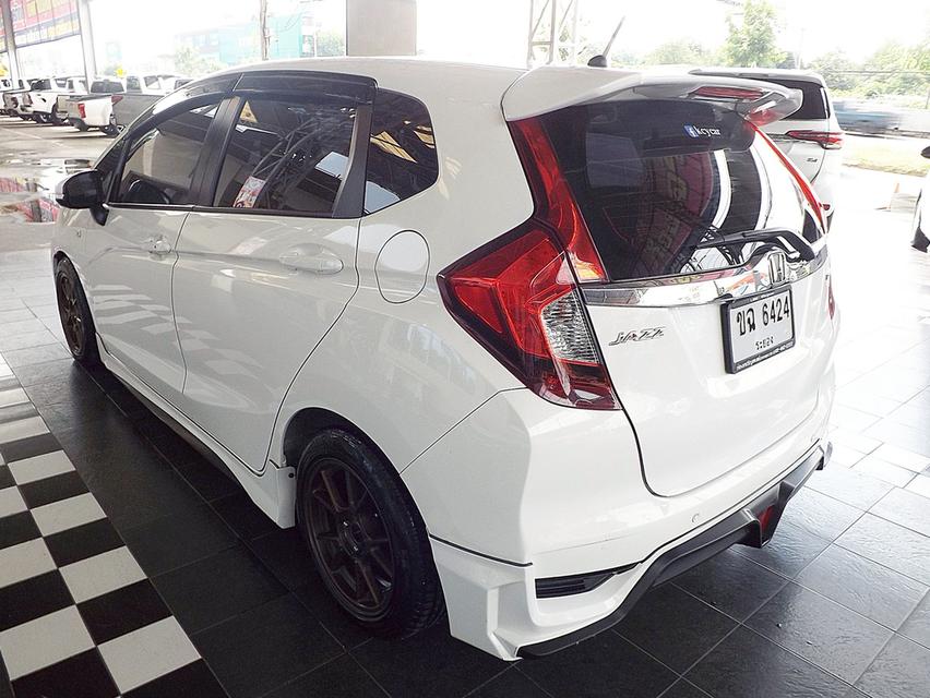 รหัสรถ KCY6424 HONDA JAZZ GK 1.5V PLUS AUTO ปี 2019 6