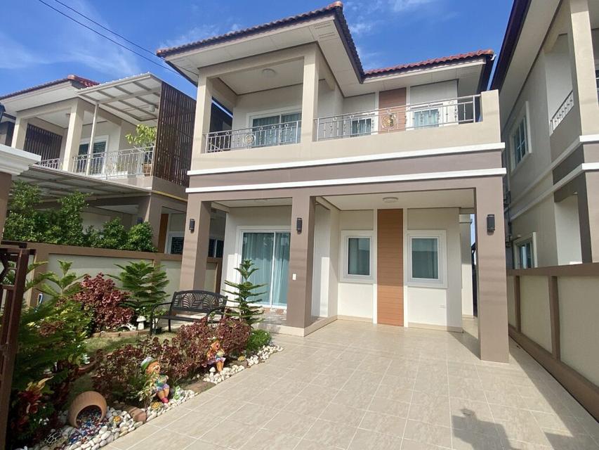 บ้านเดี่ยว 2 ชั้น* หลังสุดท้าย บ้านเดี่ยว 2 ชั้น ( ตกแต่งพร้อมเข้าอยู่ ) พื้นที่ 40 ตร.วา  3 ห้องนอน 2 ห้องน้ำ 1 ห้องครัว จอดรถได้ 2 คัน 6