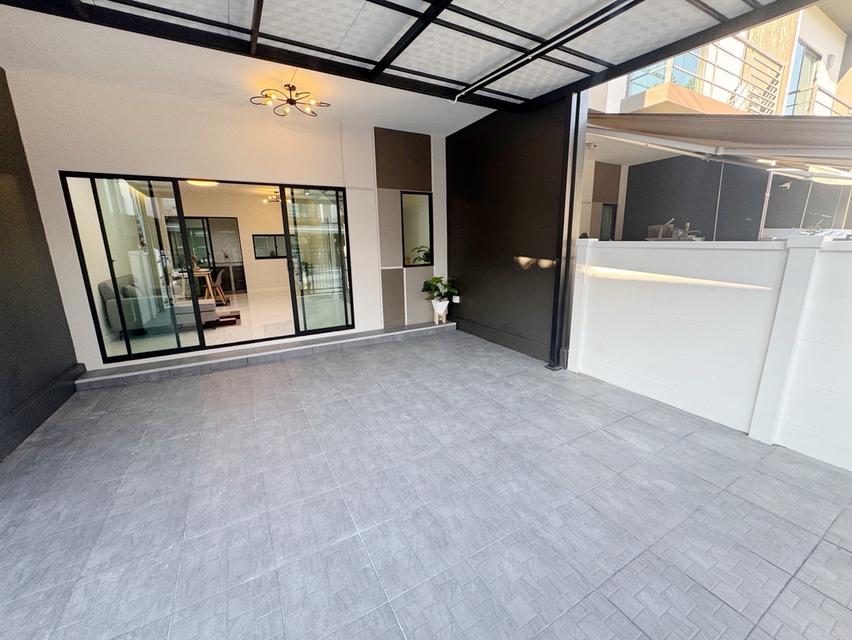 ทาวน์เฮ้า 3 ชั้น ม.บ้านกลางเมือง พหลโยธิน50 โครงการมีระดับ ใกล้รถไฟฟ้าสีเขียว ต่อเติมครัวหลังบ้านพร้อมลงเสาเข็มใหม่ พร้อมอยู่ ยื่นกู้ฟรี 2