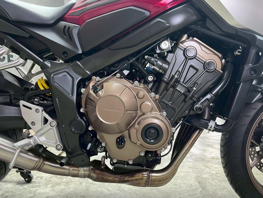 CB 650 R 9