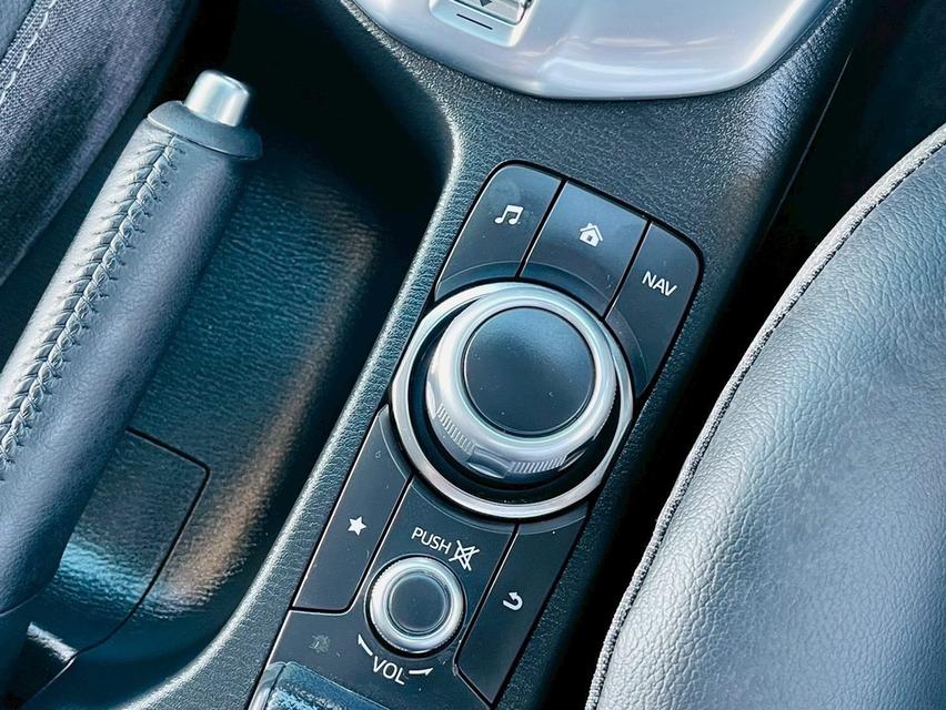 MAZDA mazda2 1.3S Sport รูปที่ 8