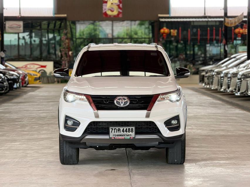 TOYOTA FORTUNER 2.4 V ปี 2017 รูปย่อยที่ 2