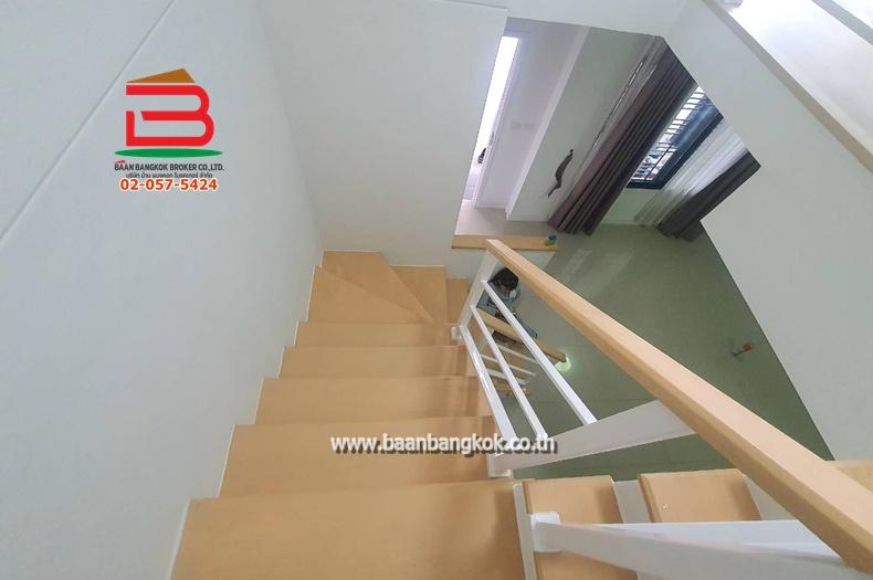 ทาวน์โฮม เดอะคอนเนค 12 รามอินทรา 65 แยก 2-2-2 (ใกล้เพลินนารี่มอลล์) เนื้อที่ 21.4 ตรว. แขวงท่าแร้ง เขตบางเขน 10