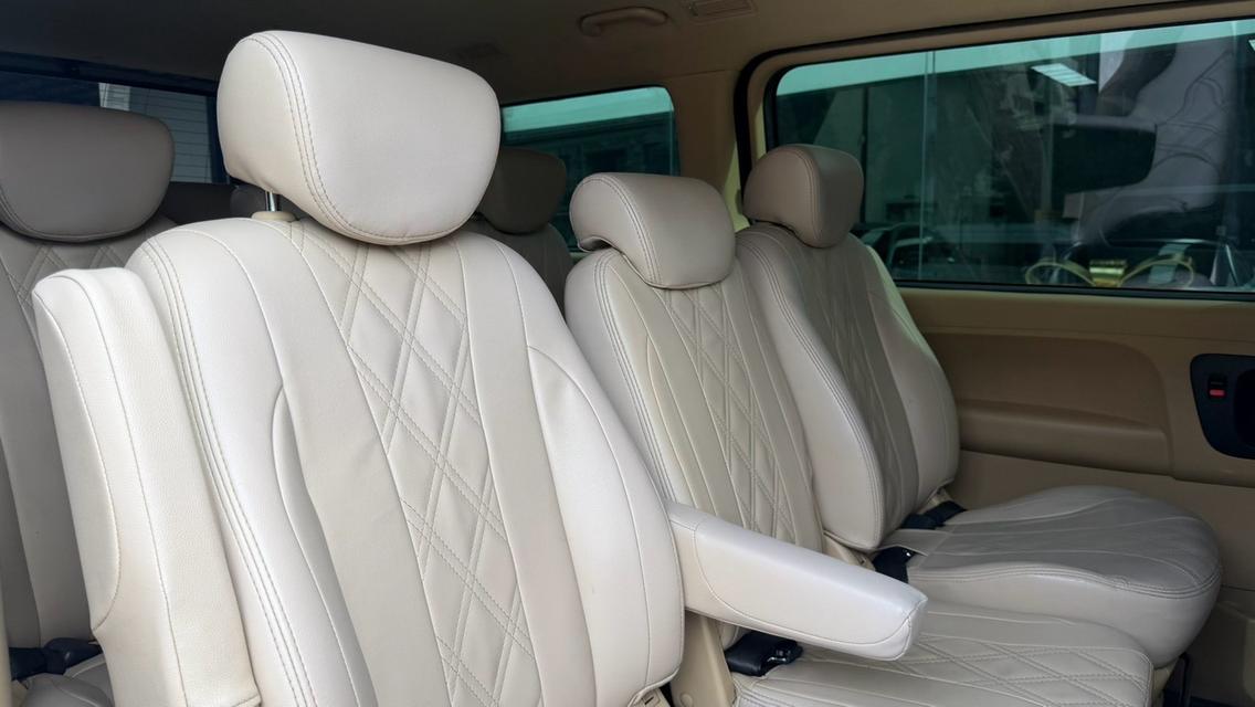 2019 HYUNDAI H1 TOURING สีเทา เลขไมล์ 184,XXX KM    เครื่องดีเชลล้วน เซอร์วิสศูนย์ ทุกระยะ ชัดเจนสุด บันไดไฟฟ้า  จอแอนดรอย โฉมใหม่แล้ว รถสวย เดิม รูปที่ 10