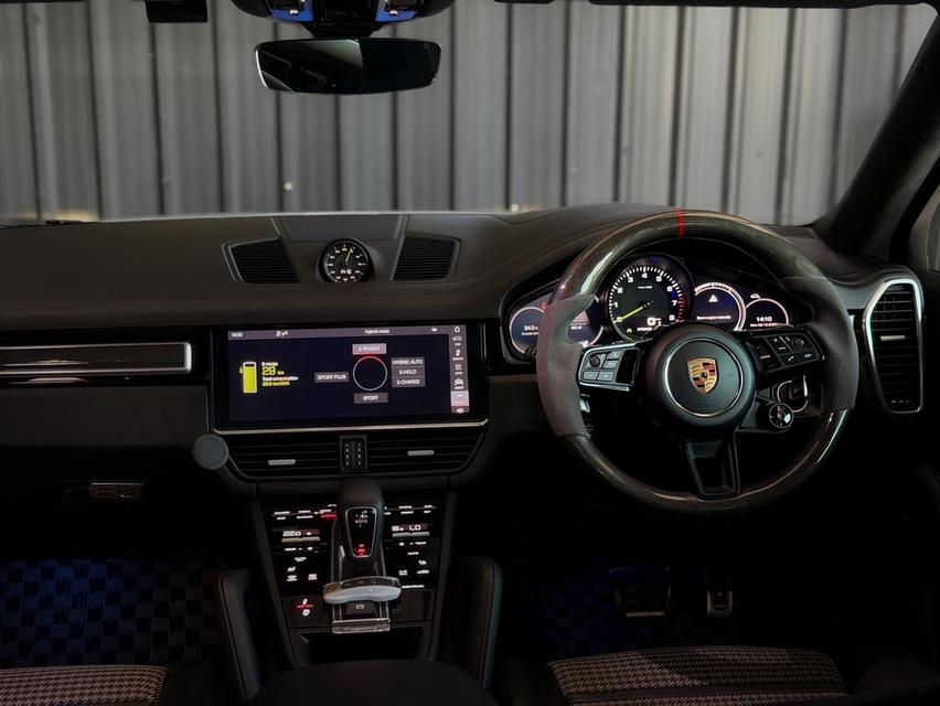 Porsche CAYENNE 3.0 HYBRID COUPE 11