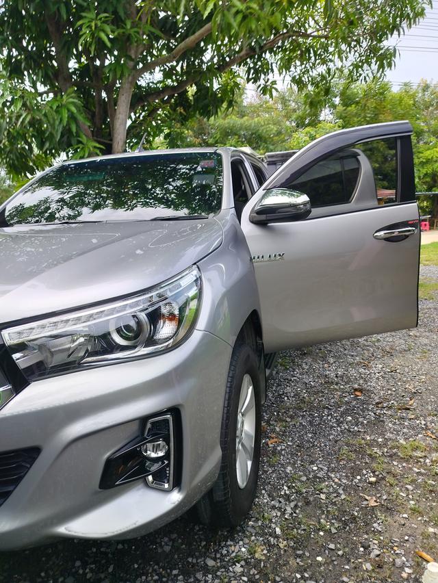 รถกระบะโตโยต้า รีโว่ 6