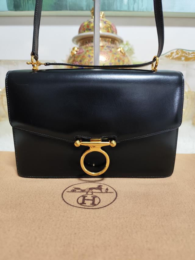 ✨ Hermès Vintage Ring Lock Flap Shoulder Bag in Black Box Calfskin (1984) ✨