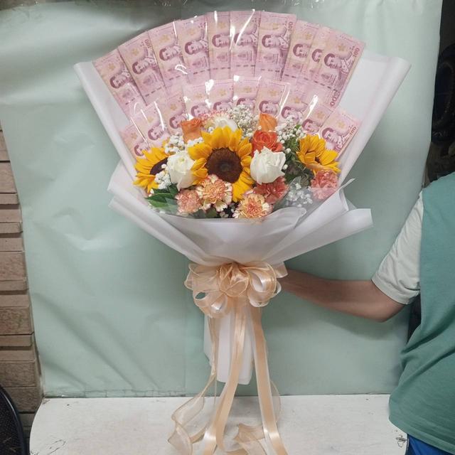 ช่อแบงค์พร้อมดอกไม้สด จัดส่งให้ฟรีตลอด24ชม. ส่งห้วยขวาง ประชาสงเคราะห์ ดินแดง ถนนสุทธิสารวินิจฉัย อินทรามระ ประดิพัทธ์ สะพานควาย สนามเป้า พระราม6 รูปที่ 17