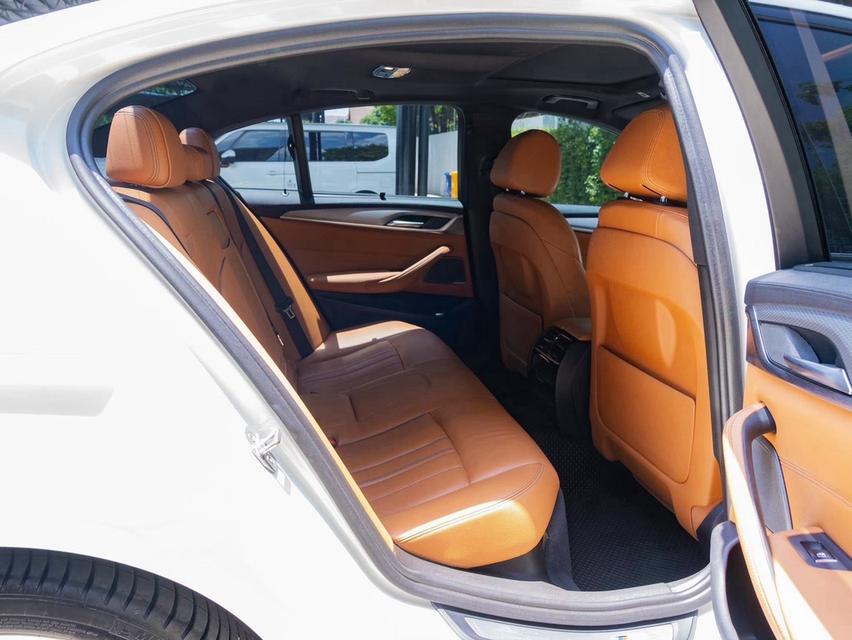 (แจ้งรหัสรถ 12AT9394) BMW 530e 2.0 M Sport โฉม G30 | ปีจด : 2020 รูปที่ 14