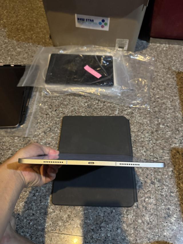 ขายๆๆๆถูกๆๆiPadPro12.9สีSilver M1 128กิ๊กWifi Celluer ใส่ซิมได้คับใช้งานดีทุกๆฟังชั่นสูนTrueทุกๆฟังชั่นรีสโตได้ตลอดไม่มีติดไอคราว  ( จอสวยๆขาวจั๊วไม่เ 4