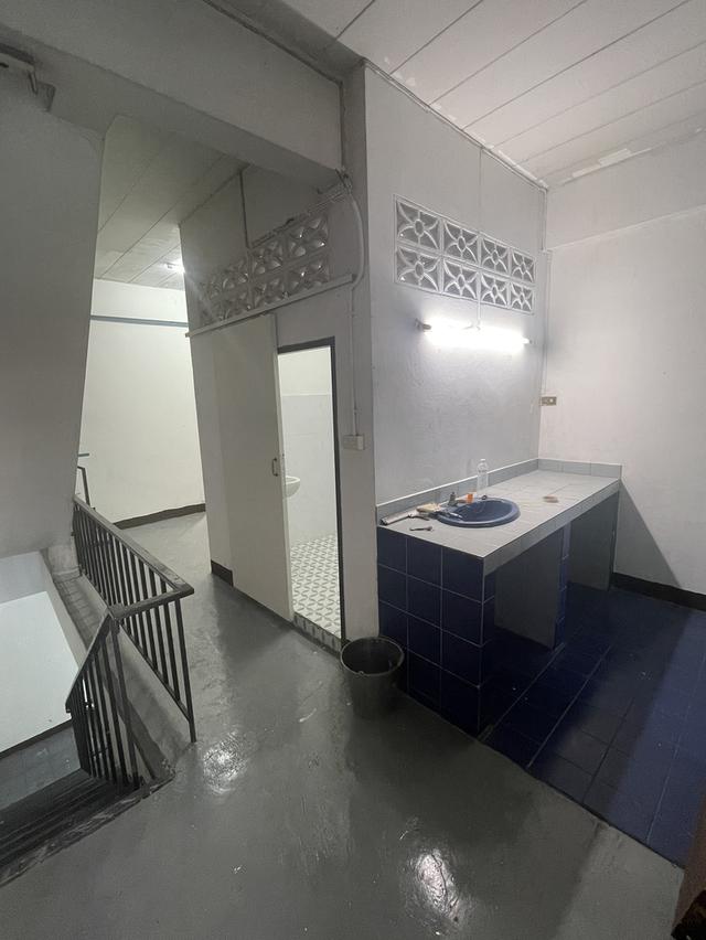 ให้เช่า ทาวเฮ้าส์ 4ชั้นครึ่ง 8