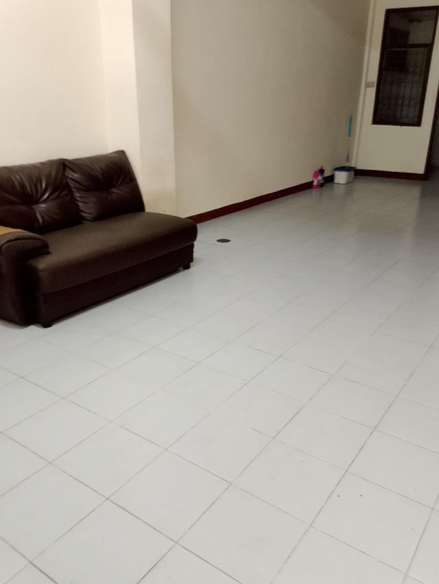 ขายบ้านมือสองพร้อมผู้เช่าเก็บค่าเช่าต่อได้เลยทำเลดีเดือนละ 5,500 บาท 4