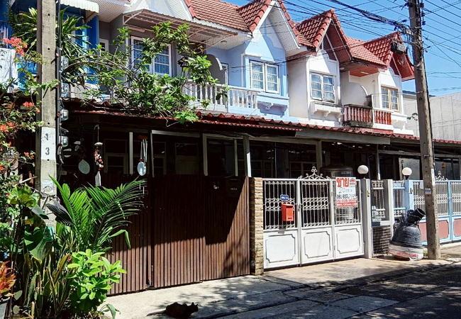 ขายและให้เช่าทาวน์เฮ้าส์ หมู่บ้านศิรินเทพ 9 ซอยราษฎร์พัฒนา 14 สะพานสูง กรุงเทพมหานคร 2