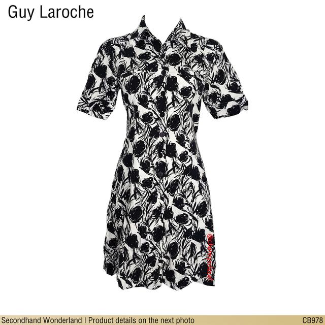 USED Guy Laroche - White Floral A Line Dress | เดรสสั้นสีขาว สีดำ เดรสทรงเอ ลายดอก แขนสั้น คอปก วินเทจ แท้ มือสอง