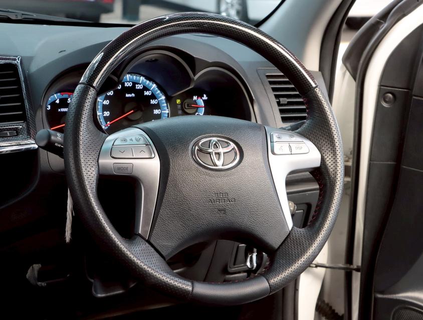 TOYOTA FORTUNER 3.0 TRD Sportivo 4WD ปี 2015 7