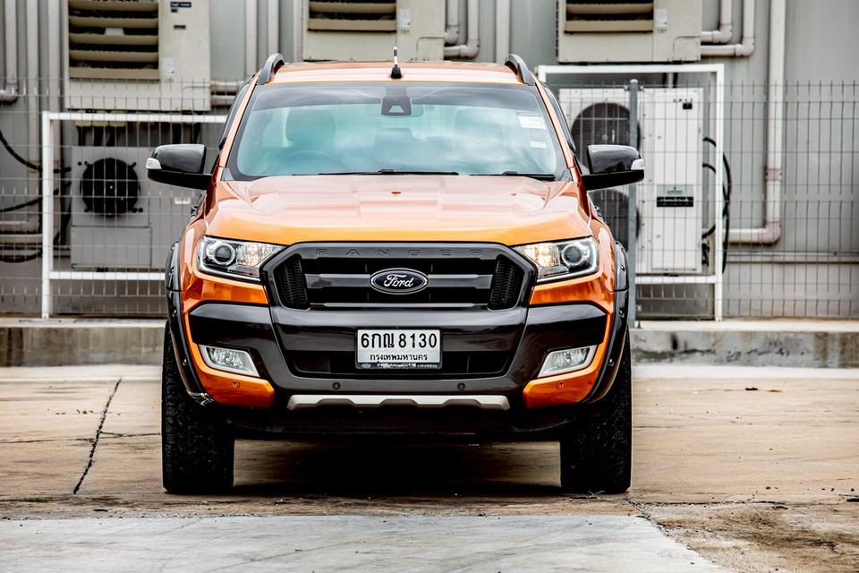 Ford Ranger 2.2 Wildtrak Hi-Lander Double Cab 4x4 เกียร์ AT ปี 2017 สีส้ม ของแต่งเกิน 2 แสน