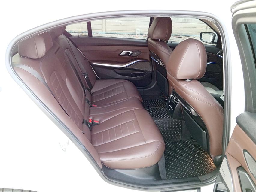BMW 330Li M Sport AT 2021 11