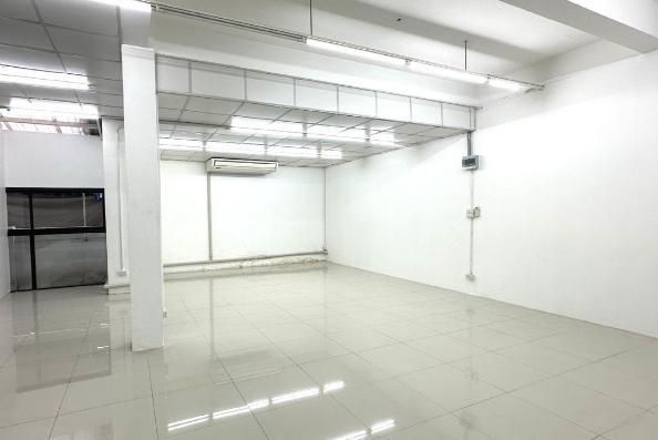 ให้เช่าพื้นที่ 50 ตรม.อาคารวังเด็ก ถนนวิภาวดีรังสิต เหมาะทำหน้าร้าน สำนักงาน ใกล้เซ็นทรัลลาดพร้าว 5
