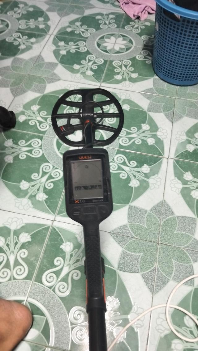 เครื่องตรวจจับโลหะ รุ่นQUEST X10 IDmaxX 6