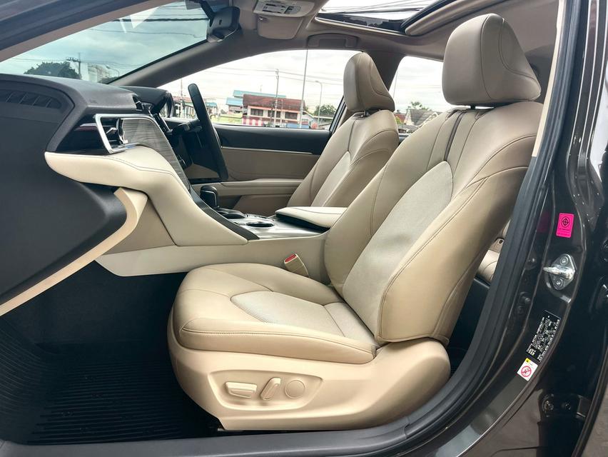 Toyota Camry 2.5Hybrid ปี19 13