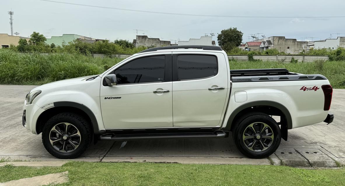 2017 ISUZU D-MAX Vcross max 3.0 Z-Prestige AT 4WD2017 ISUZU D-MAX Vcross max 3.0 Z-Prestige AT 4WD