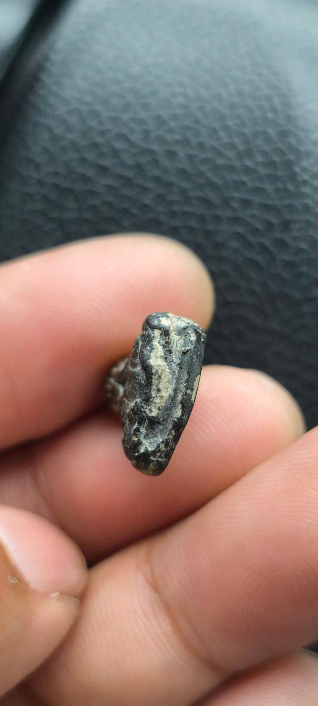 พระปิดตา นะหัวเข่า หลวงปู่เอี่ยม วัดหนัง