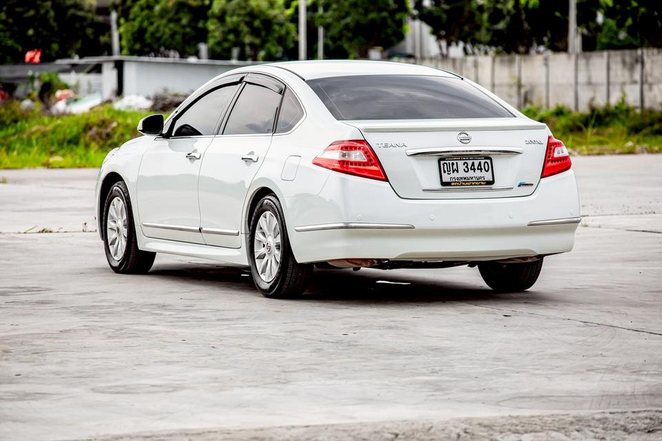 Nissan Teana 200XL สีขาว ปี 2011 ภายในดำ  7