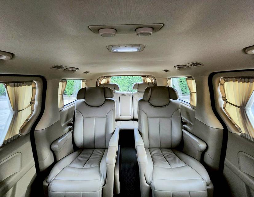 Hyundai Grand Starex 2.5Vip ปี16 13