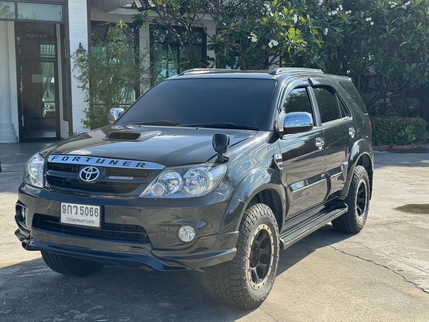 Toyota Fortuner 3.0V 4x4 AT 2005 สีดำ