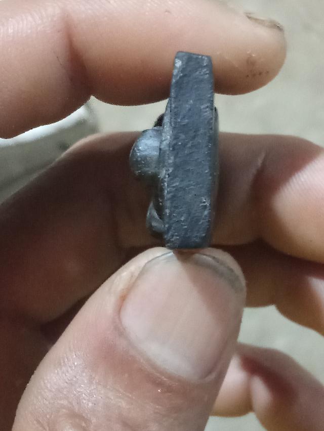 รายละเอียด   พระเนื้อผงดำ พระสมเด็จพุฒาจารย์โต พรมรังษี วัดระฆัง ด้านหลัง รัชกาลที่5 สลัก จ.ป.ร 113 ปี2411 แท้หายากครับ 8