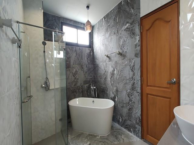 ขายทาวน์โฮม 3.5 ชั้น ขนาดใหญ่ หลังมุม 42.3 ตรว. ลาดพร้าว 25 หน้าบ้านกว้าง 12 เมตร ใกล้แยกรัชดาลาดพร้าว ใกล้ MRT ลาดพร้าว 4