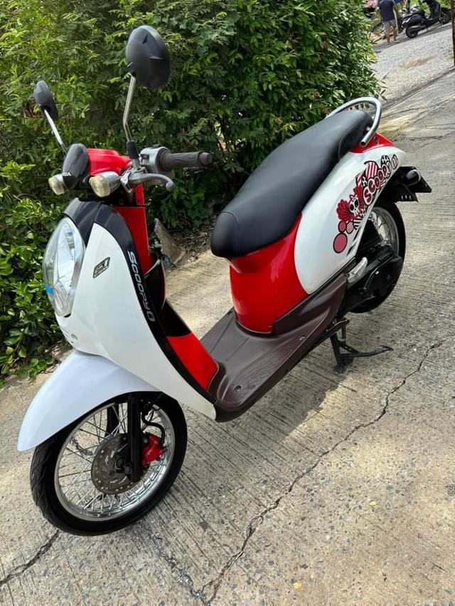 Honda scoopy i สีขาว 1