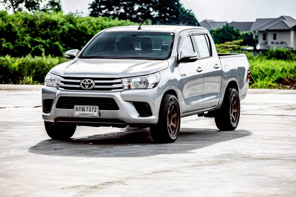 TOYOTA HILUX REVO 2.4 E DOUBLE CAB สีเทา ปี 2017 