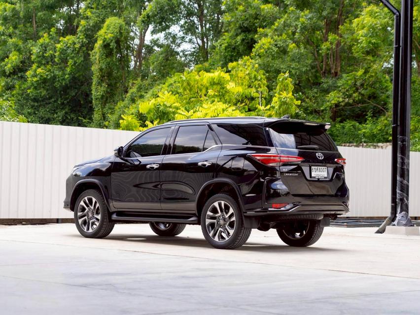 Toyota Fortuner 2.8 Legender 4WD ปีจด 2021