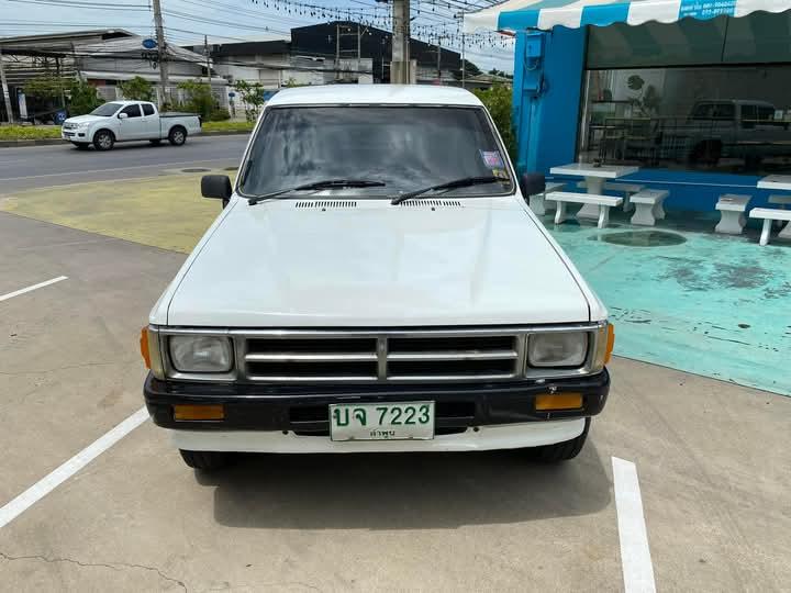 TOYOTA HILUX HERO CAB สีขาว 7