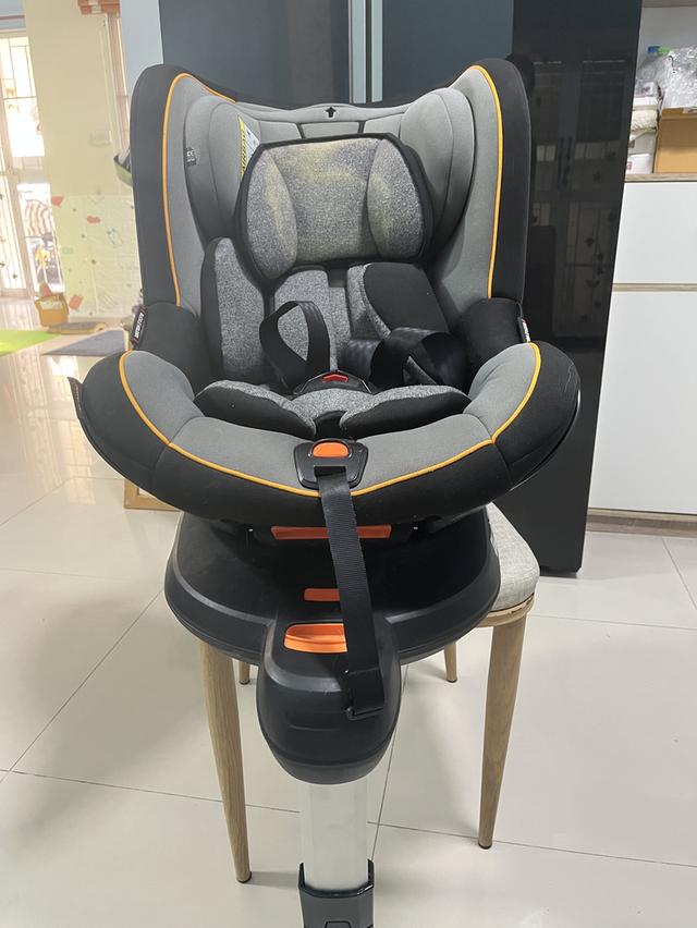 คาร์ซีท Glowy star รุ่น Rotera 360 isofix มือสอง สภาพสวยครบ มาพร้อมเบาะรองคาร์ซีท