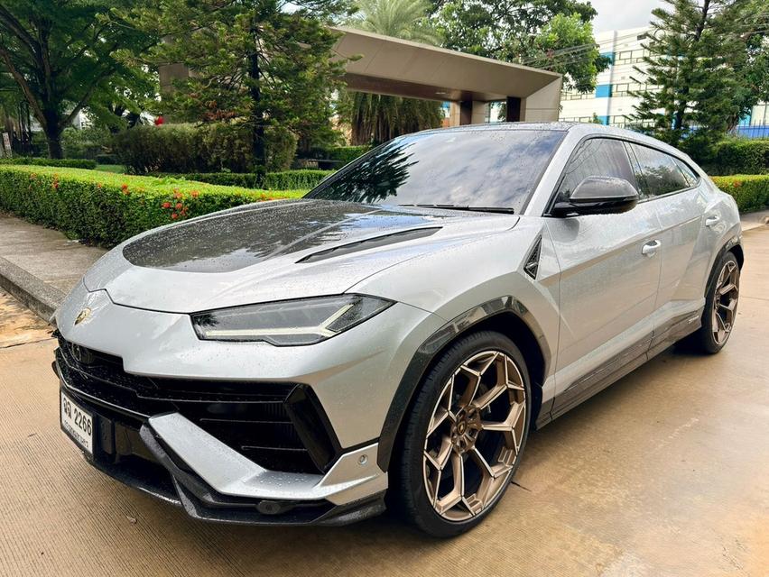 Lamborghini URUS Performante 2024 มีไฟแนนซ์เหลือ ดาวน์ 8.88 ล้าน
