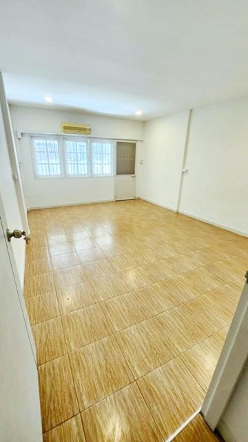 ใจกลาง CBD สาทร สาธุประดิษฐ์17-27 ให้เช่าทาวน์โฮม 3 นอน 3 น้ำ BTS ช่องนนทรี 2.4 กม. บ้าน 3 ชั้นพร้อมดาดฟ้า เซ็นทรัลพลาซ่ 2