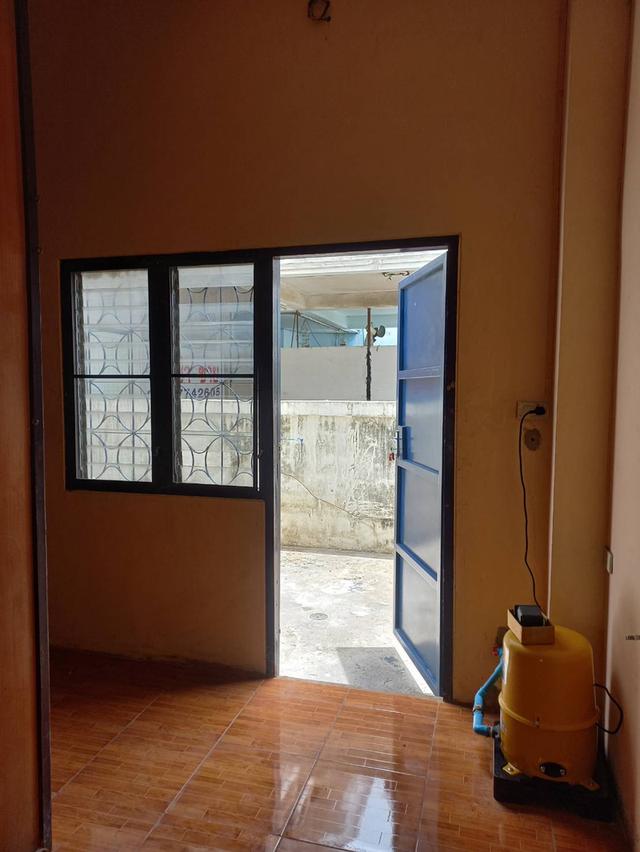 ขายด่วน!! อาคารพาณิชย์ 3 ชั้น มีดาดฟ้า ห้องหัวมุม ติดถนนบางใหญ่ซิตี้ ซอย 10  7